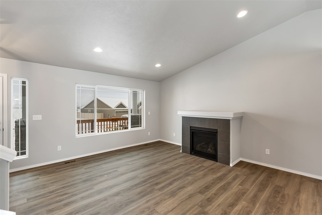 18304 Selkirk Estates Road Greenacres, WA 99016 - Photo 4 of 20 Gallery Image 4
