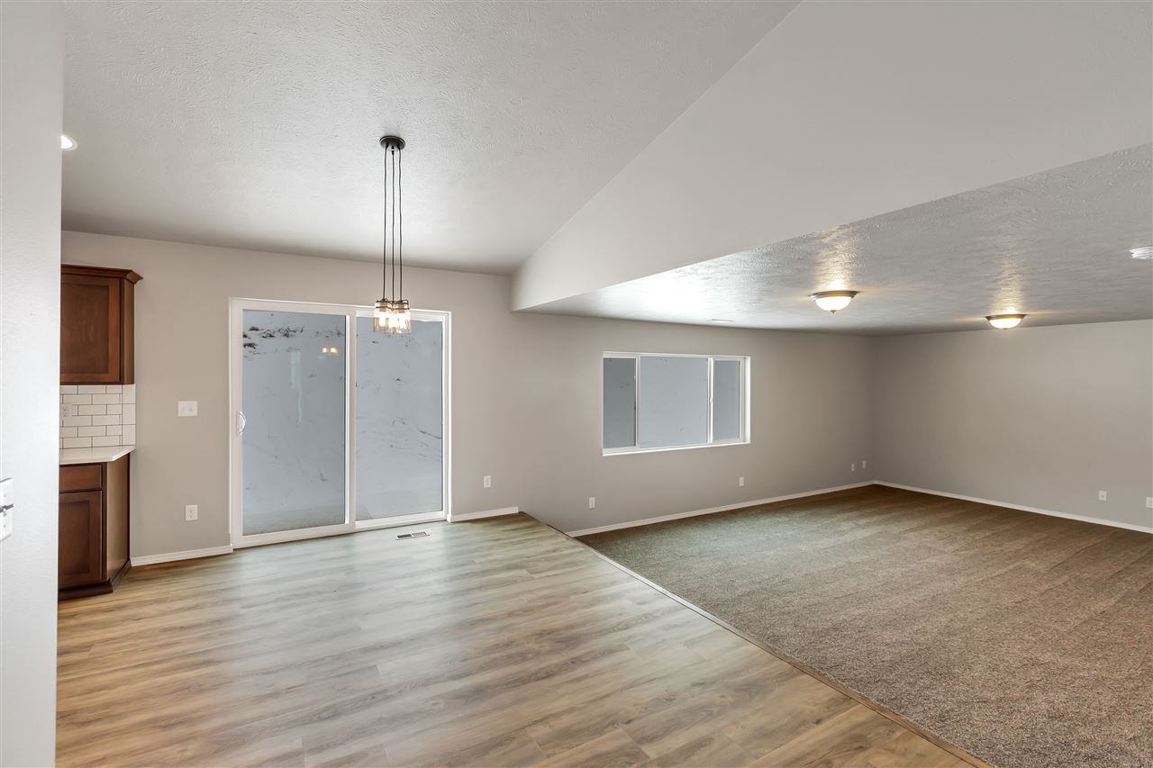 18304 Selkirk Estates Road Greenacres, WA 99016 - Photo 7 of 20 Gallery Image 7