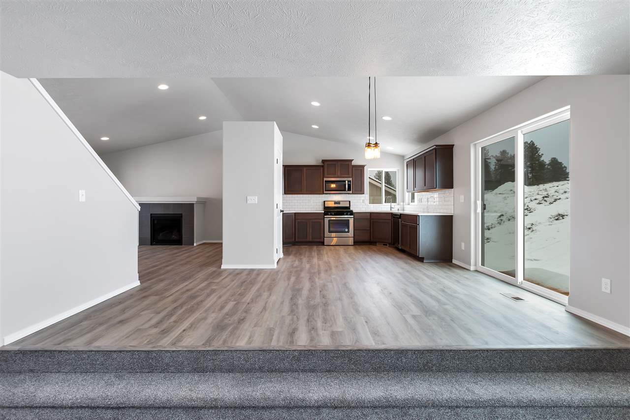 18304 Selkirk Estates Road Greenacres, WA 99016 - Photo 8 of 20 Gallery Image 8