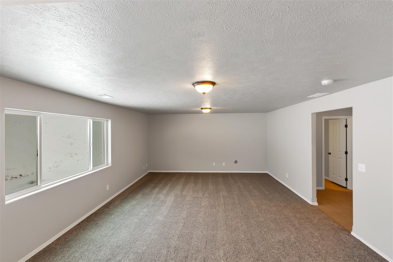 18304 Selkirk Estates Road Greenacres, WA 99016 - Photo 9 of 20 Gallery Image 9