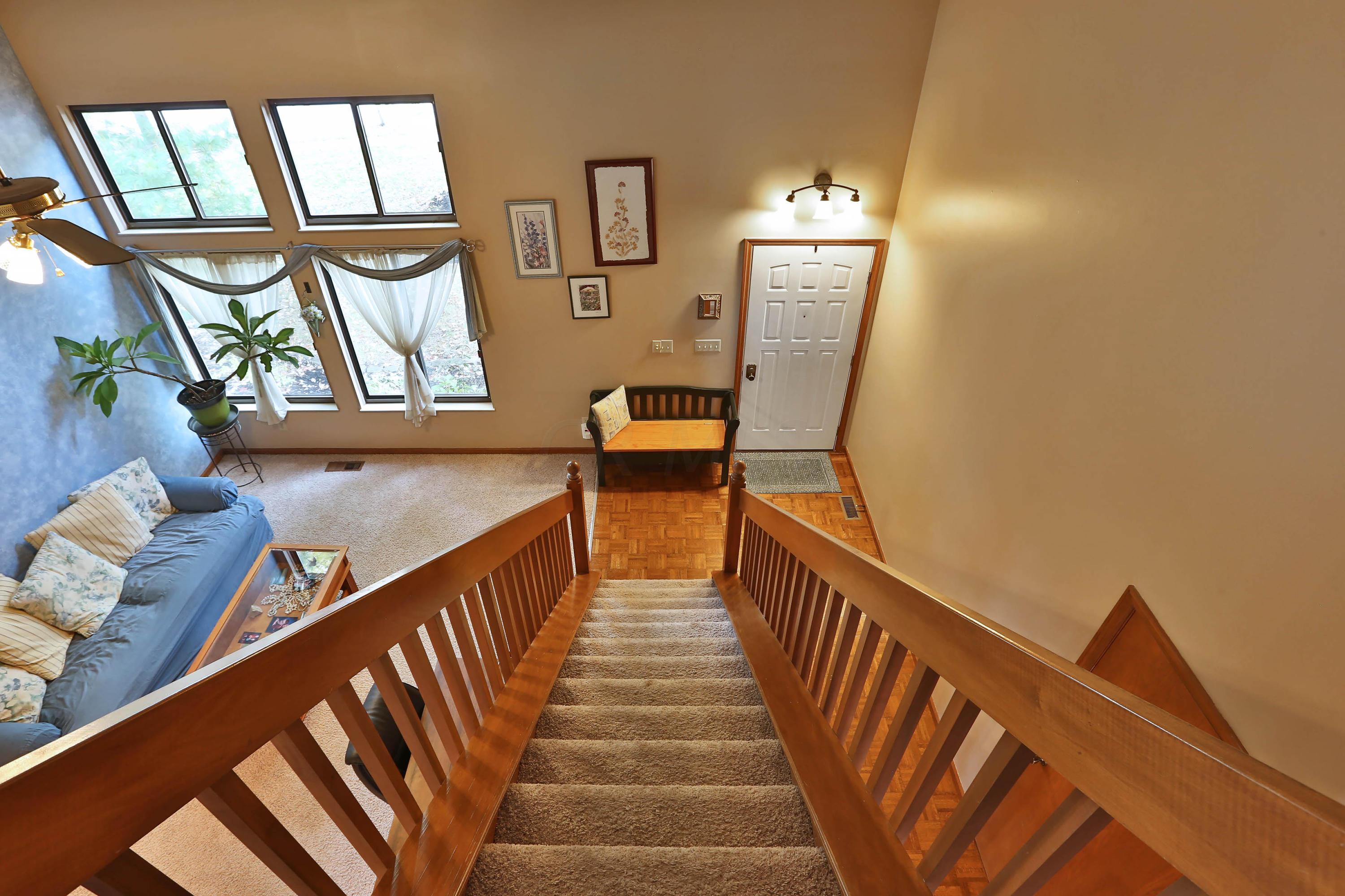 24 Ravine Road Powell, OH 43065 - Photo 2 of 31 Gallery Image 2