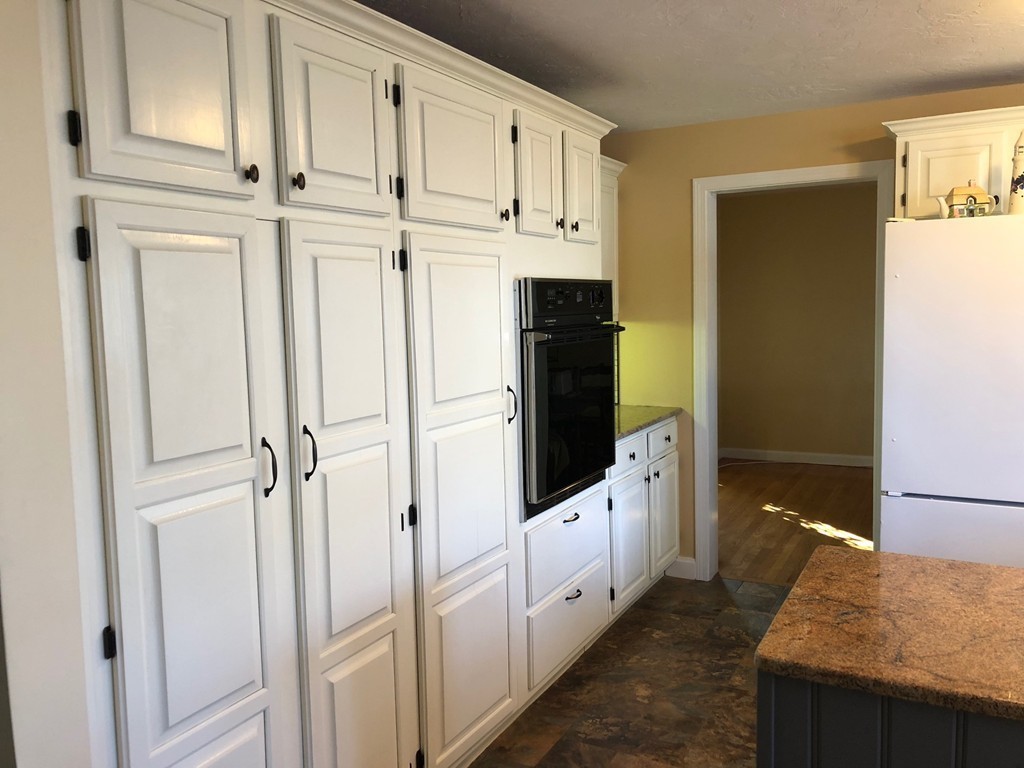 7 Coldbrook Road Millbury, MA 01527 - Photo 9 of 19 Gallery Image 9