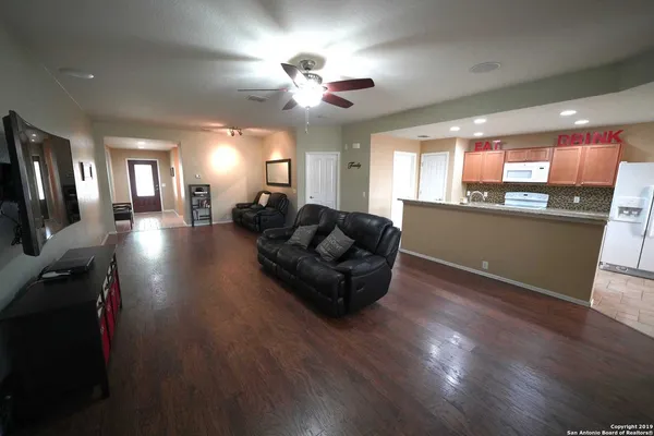 $1,750 | 1369 Wagon Wheel, Schertz, TX 78154