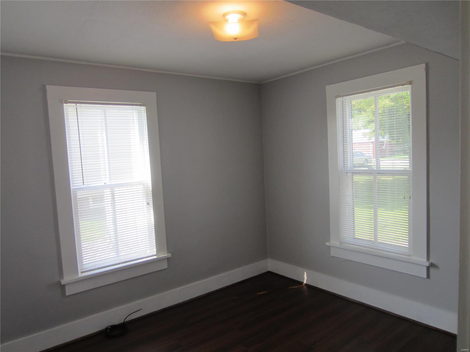 421 3rd Street Carrollton, IL 62016 - Photo 14 of 32 Gallery Image 14