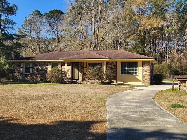 $1,950 | 224 State Rd S-8-458, Moncks Corner, SC 29461