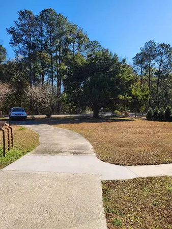 $1,950 | 224 State Rd S-8-458, Moncks Corner, SC 29461