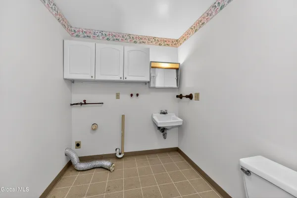 $258,000 | 4 C Lacosta Drive, Clifton Park, NY 12065