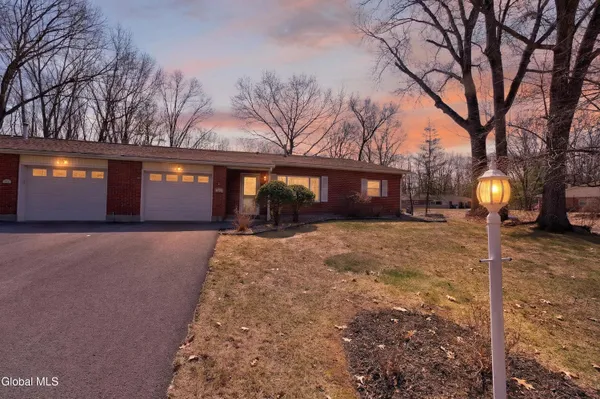 $258,000 | 4 C Lacosta Drive, Clifton Park, NY 12065