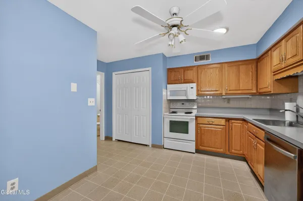 $258,000 | 4 C Lacosta Drive, Clifton Park, NY 12065