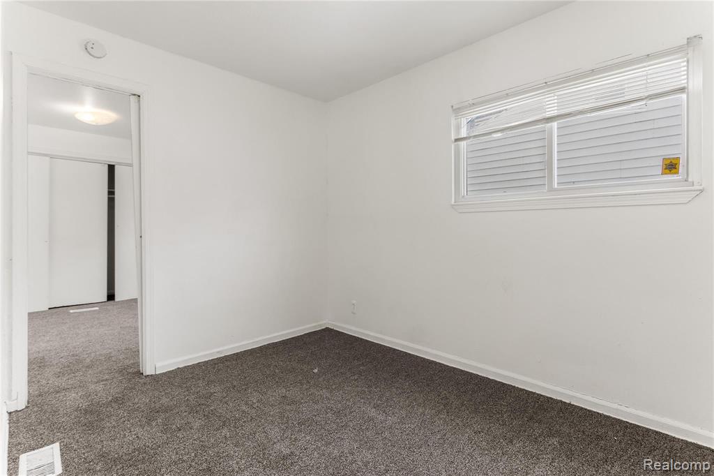 26039 Lehigh Street Inkster, MI 48141 - Photo 11 of 17