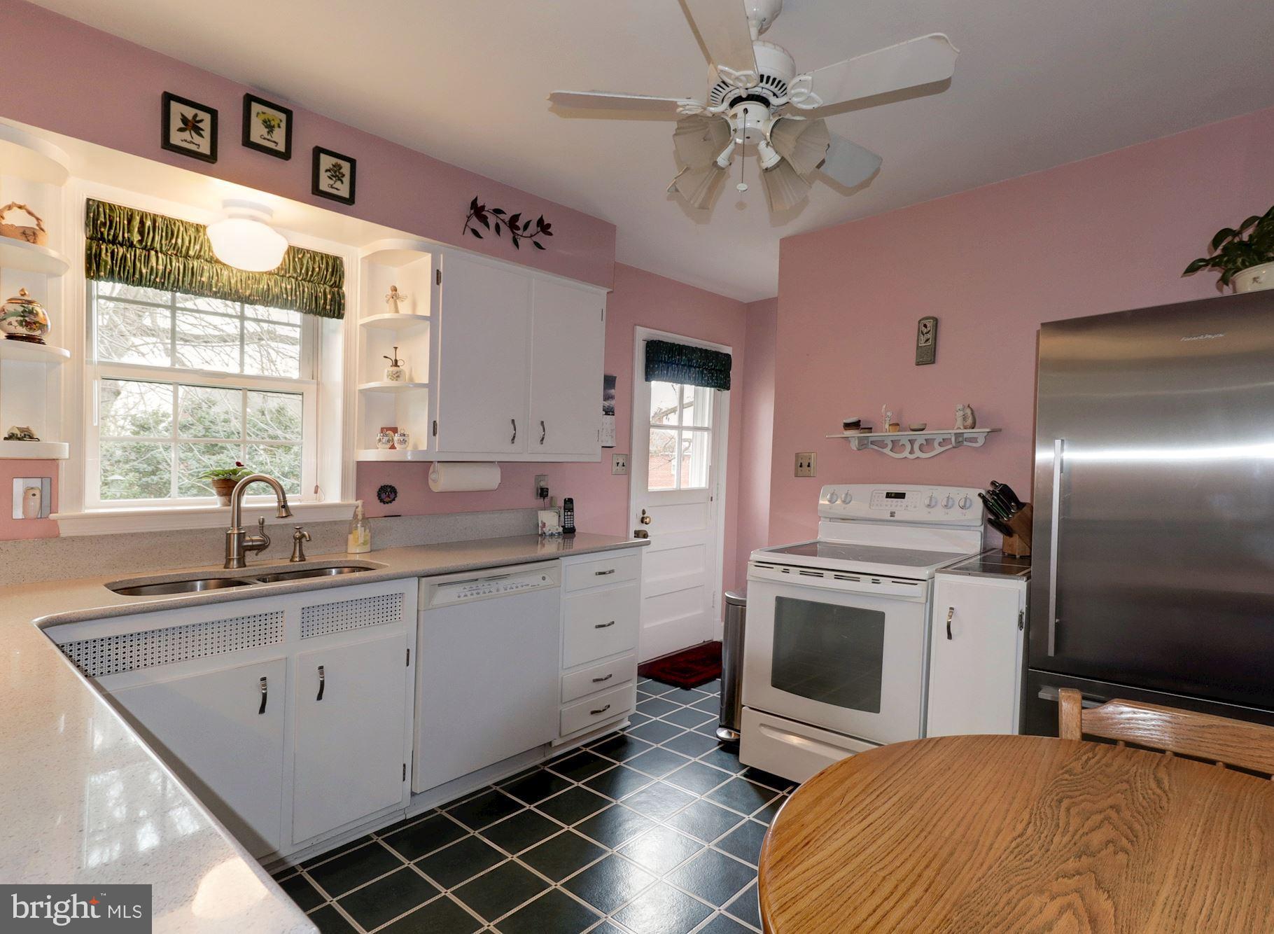 6536 Little Falls Road Arlington, VA 22213 - Photo 14 of 27 Kitchen
