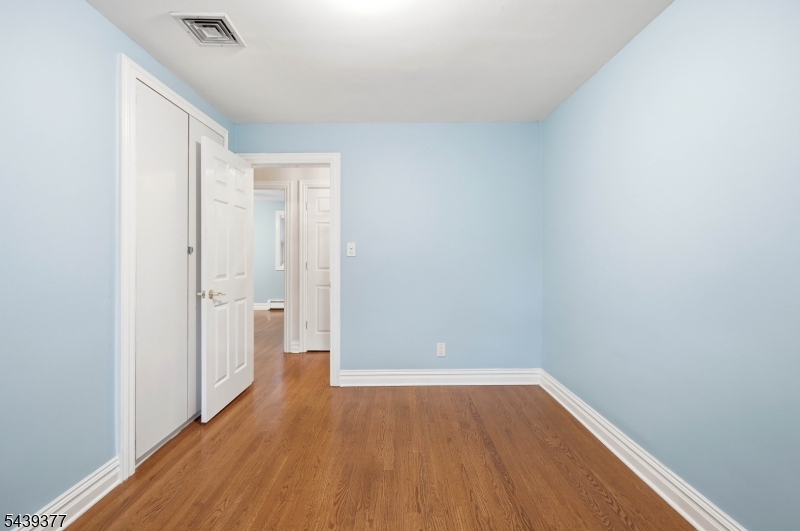 47 Crossbrook Road Livingston, NJ 07039 - Photo 15 of 35