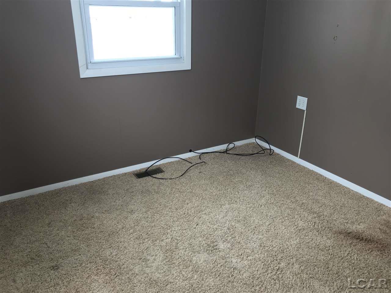 1025 Sutton Road Adrian, MI 49221 - Photo 11 of 15 31340053-10.JPG