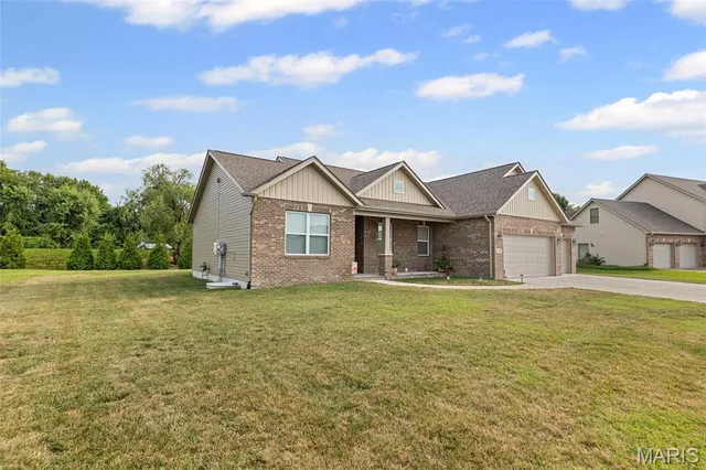 $365,000 | 261 Emerald Way, Granite City, IL 62040