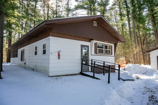 $139,900 | W8429 County Rd C, New Lisbon, WI 53950