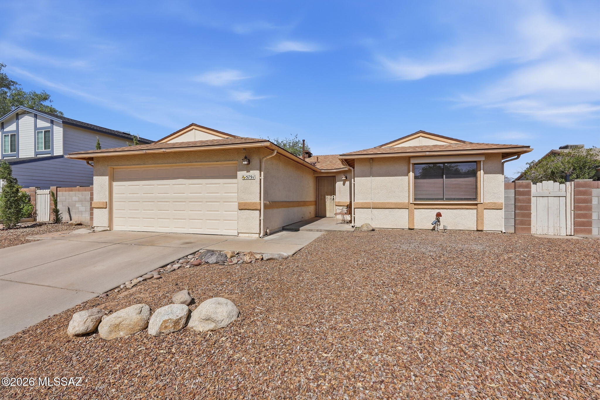 5791 North Moonbrook Road Tucson, AZ 85741 - Photo 2 of 40 Welcome to Desirable Meadowbrook Neighborhood