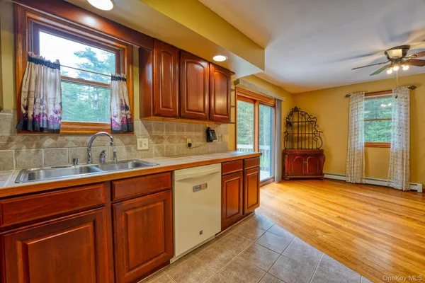 $365,000 | 160 Barryville - Yulan Road, Barryville, NY 12719