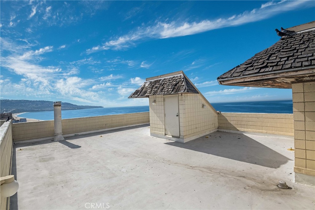 531 Esplanade, Unit 916 Redondo Beach, CA 90277 - Photo 28 of 41 a view of an outdoor space