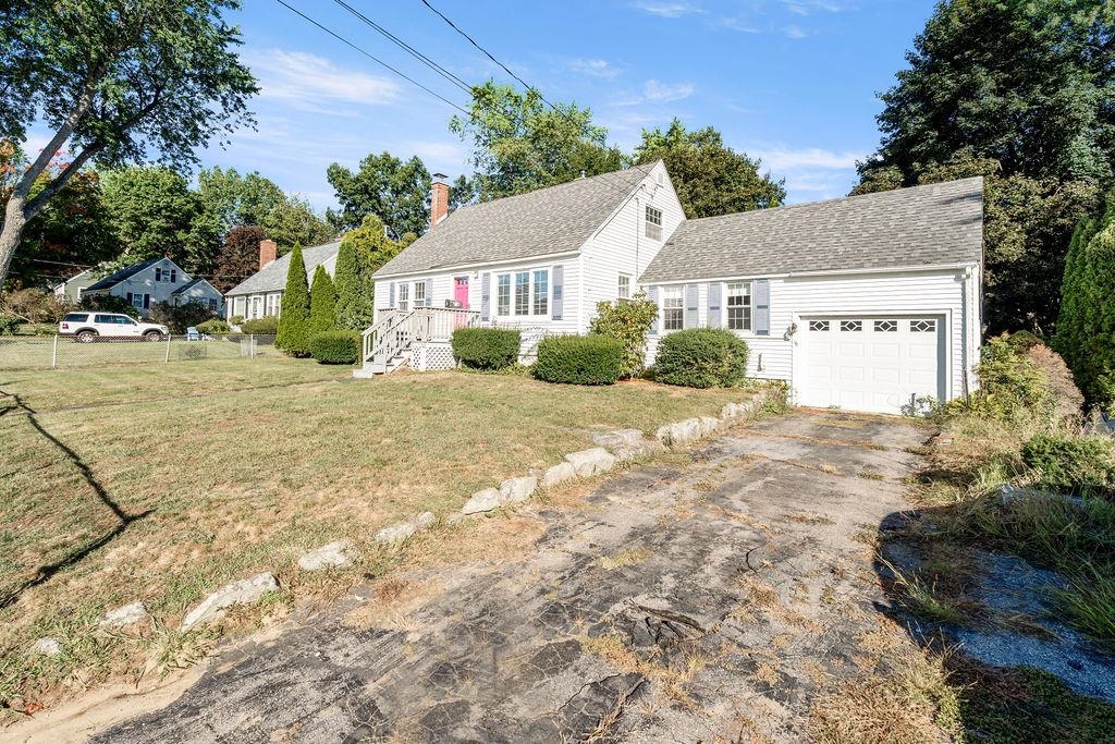16 Douglass Way Exeter, NH 03833 - Photo 1 of 26 Gallery Image 1