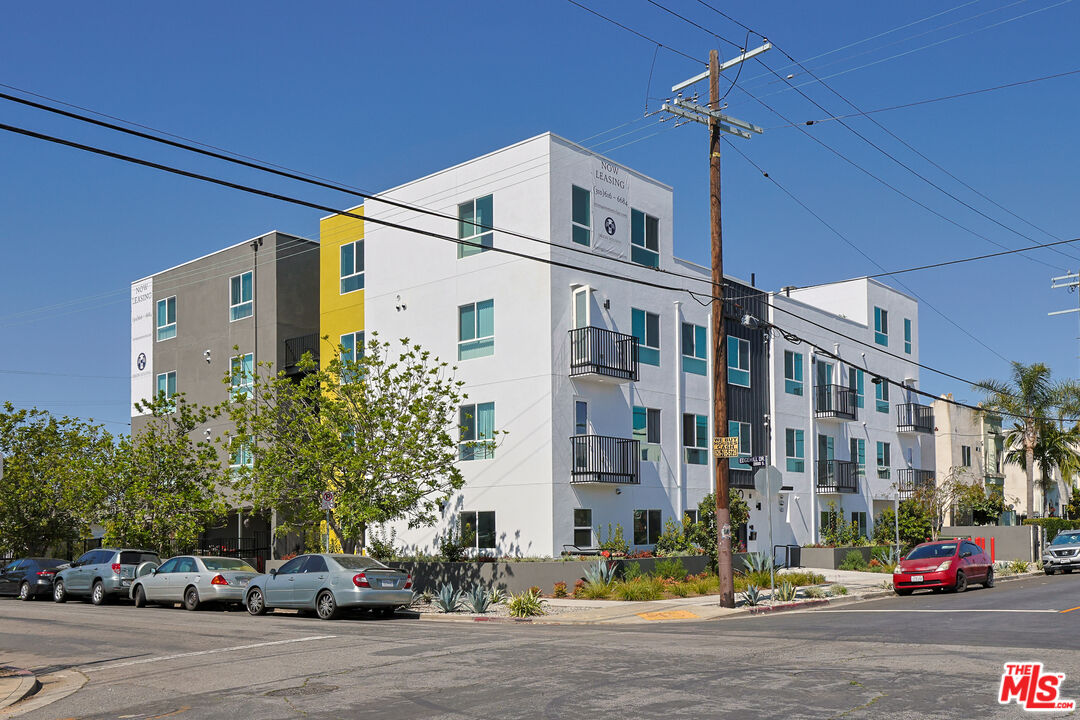 4000 Mont Clair Street, Unit 201 Los Angeles, CA 90018 - Photo 2 of 21 a building view