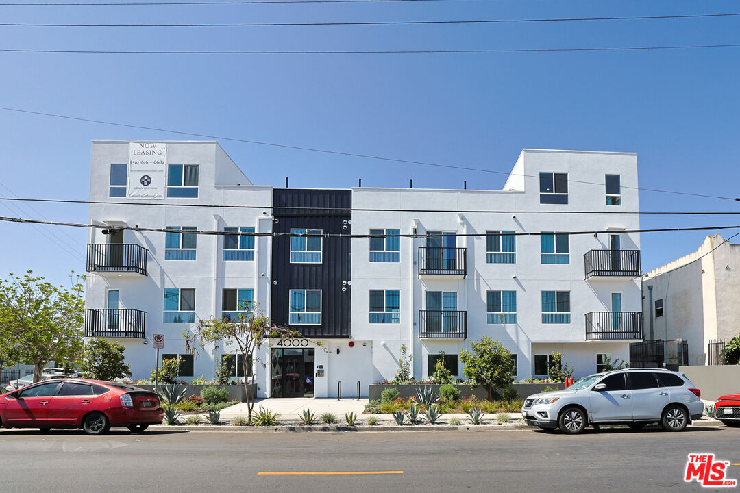 4000 Mont Clair Street, Unit 201 Los Angeles, CA 90018 - Photo 21 of 21 a building view