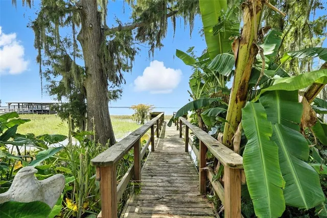 $747,000 | 32721 Lake Eustis Drive, Tavares, FL 32778