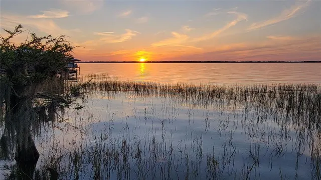 $747,000 | 32721 Lake Eustis Drive, Tavares, FL 32778