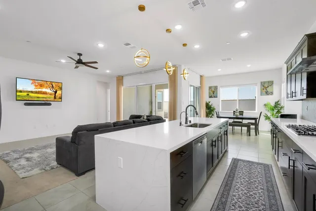 $789,000 | 3456-3456 Mulholland Drive, Lathrop, CA 95330