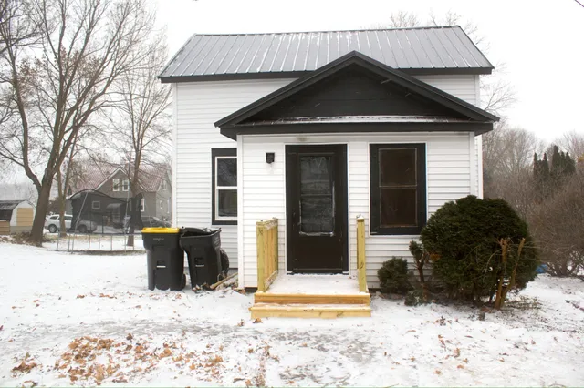 $109,900 | 113 1st Street Southwest, Fairfax, MN 55332