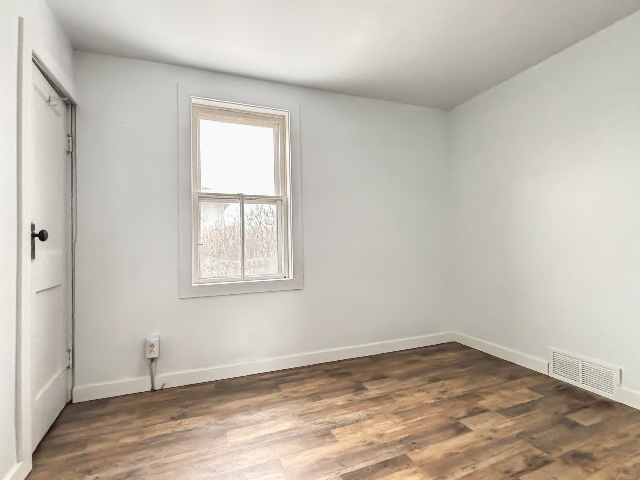 113 1st Street Southwest Fairfax, MN 55332 - Photo 8 of 11