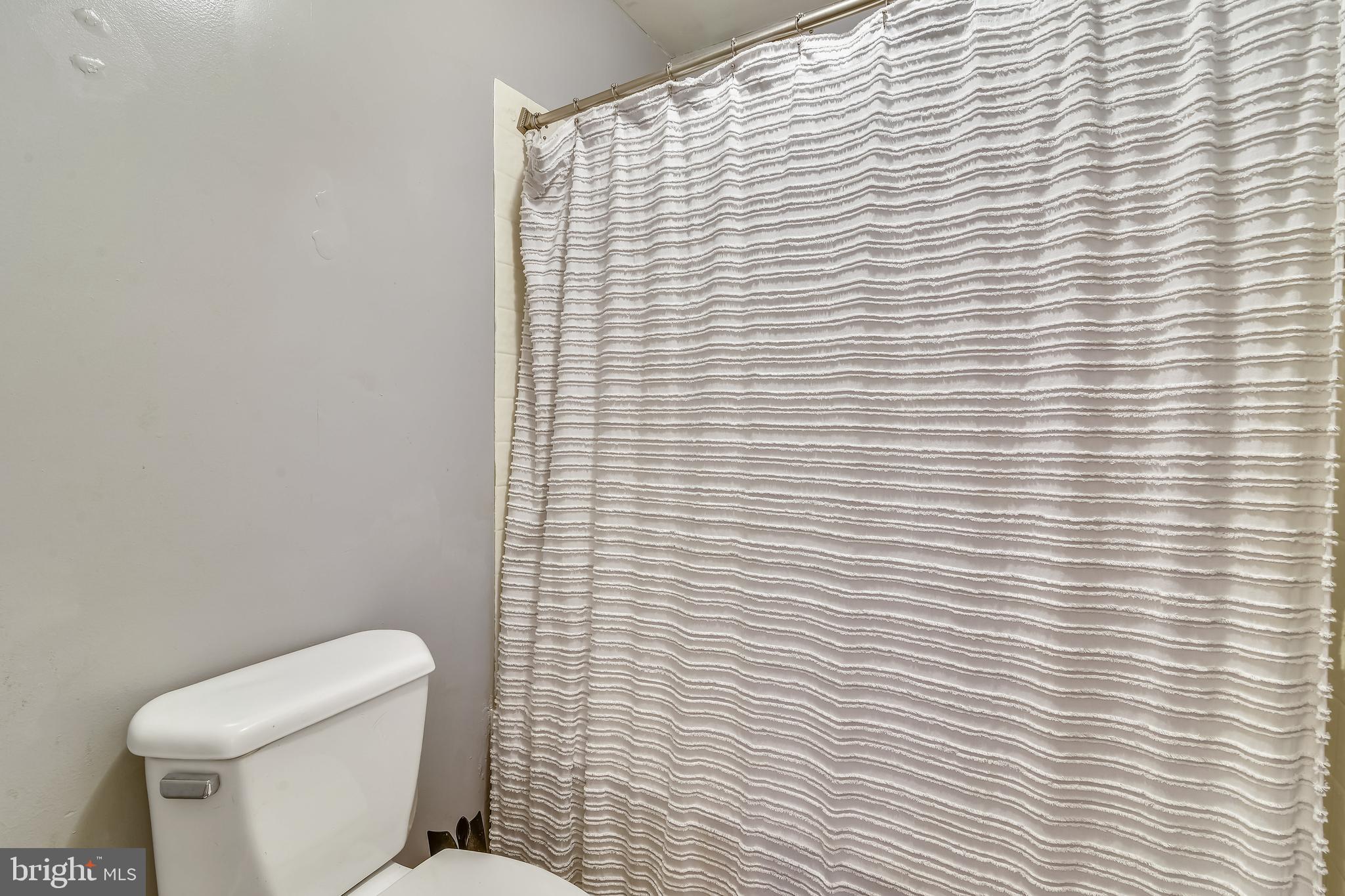 9671 Routts Hill Road Warrenton, VA 20186 - Photo 14 of 46 MAIN FLOOR BATH