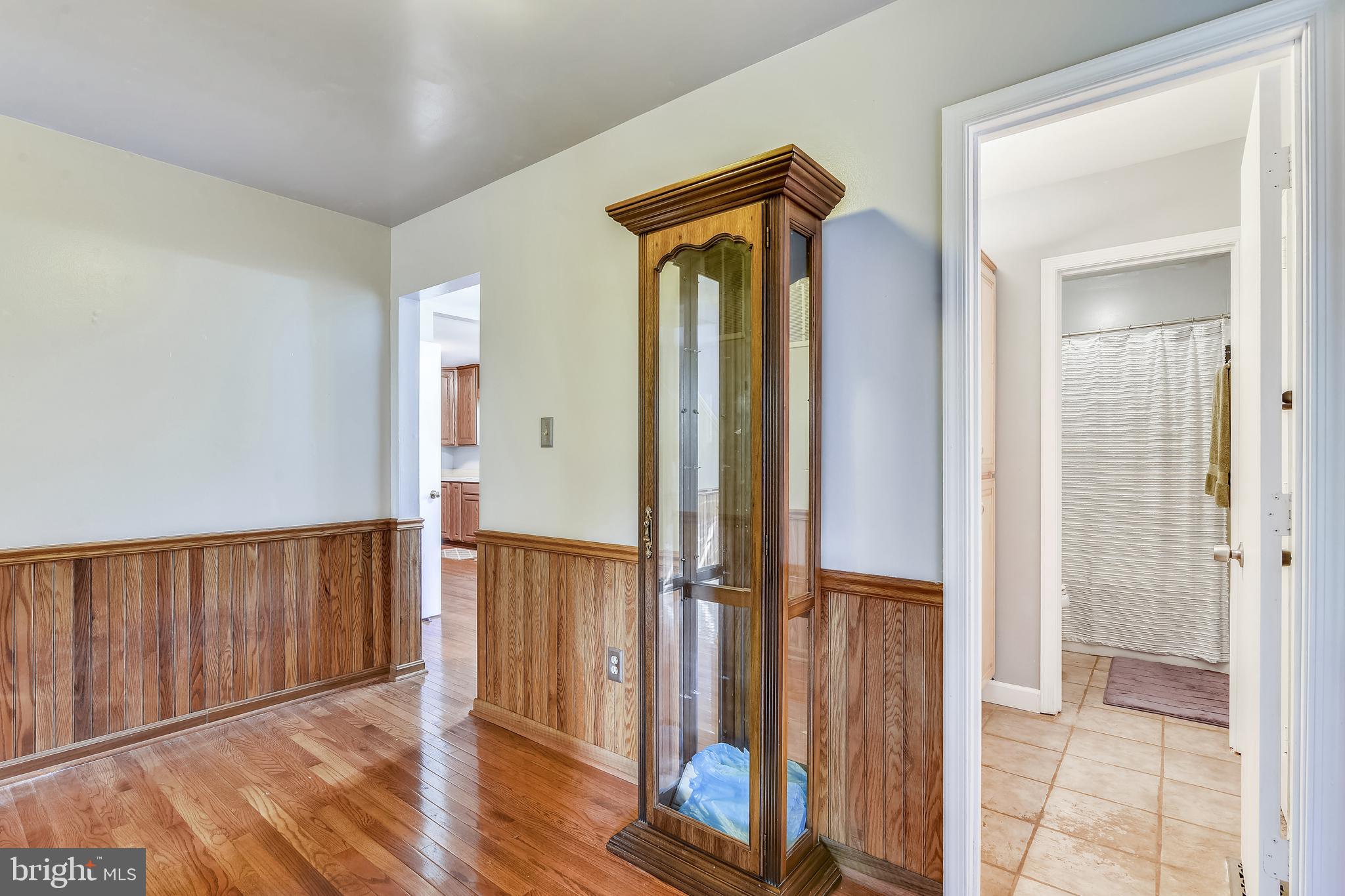 9671 Routts Hill Road Warrenton, VA 20186 - Photo 23 of 46 HALLWAY