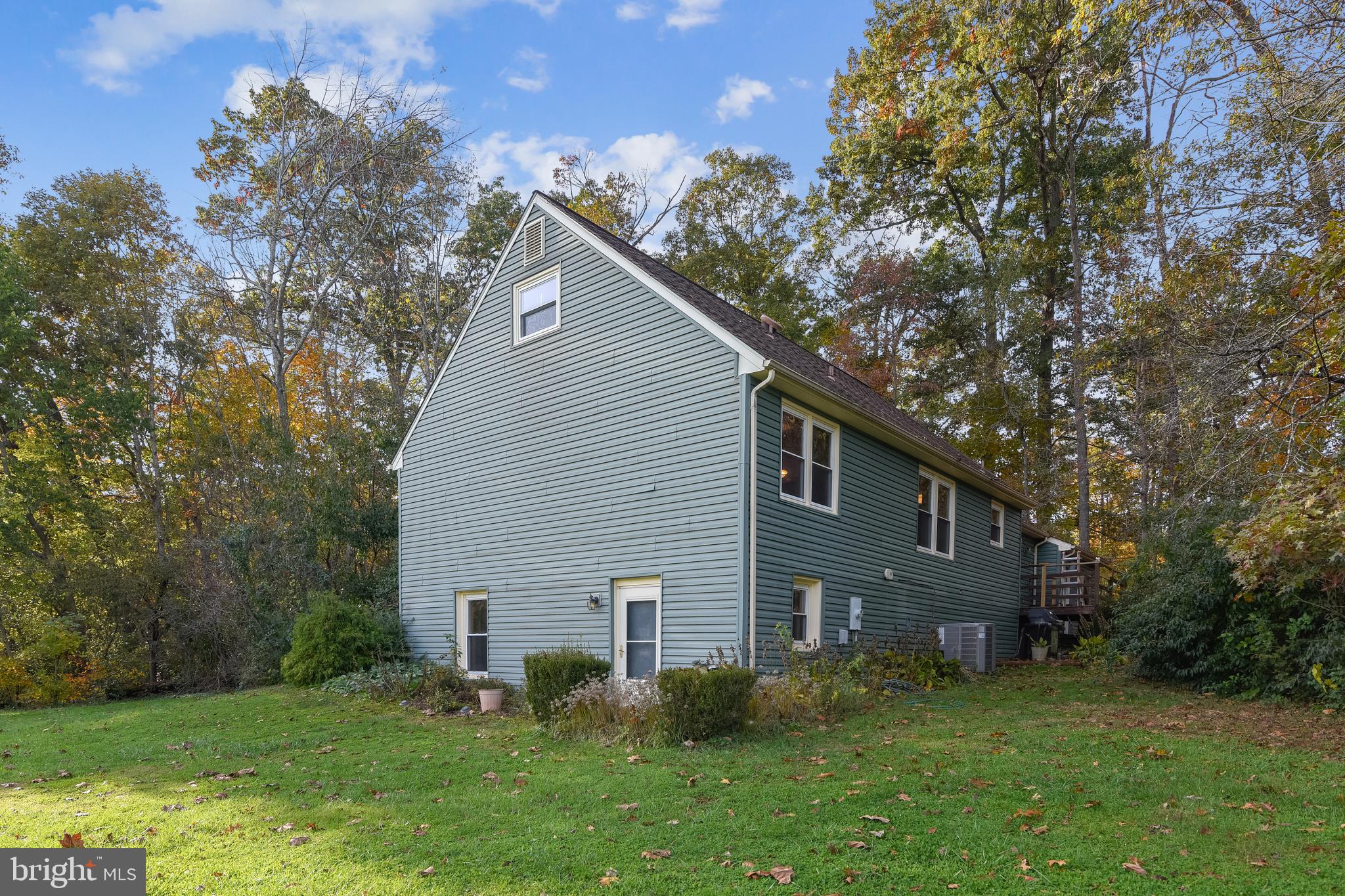 9671 Routts Hill Road Warrenton, VA 20186 - Photo 7 of 46 SIDE OF HOME