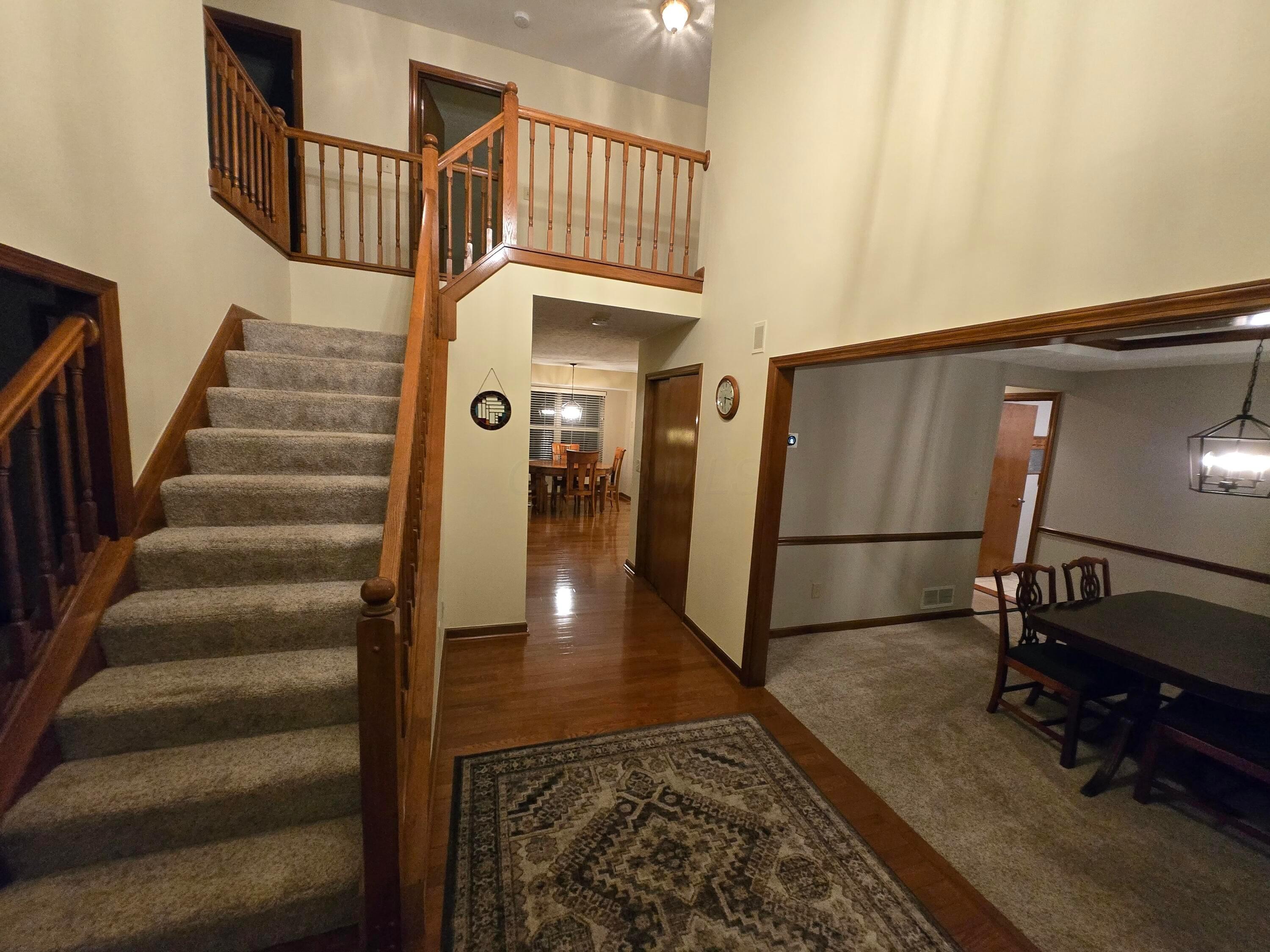7912 Pinehill Road Lewis Center, OH 43035 - Photo 5 of 28 4.1 Foyer 1