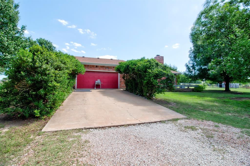 21921 Quail Run Road Sanger, TX 76266 - Photo 12 of 37