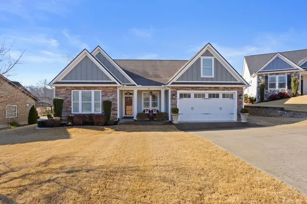 $479,900 | 323 Holly Oaks Lane, Inman, SC 29349