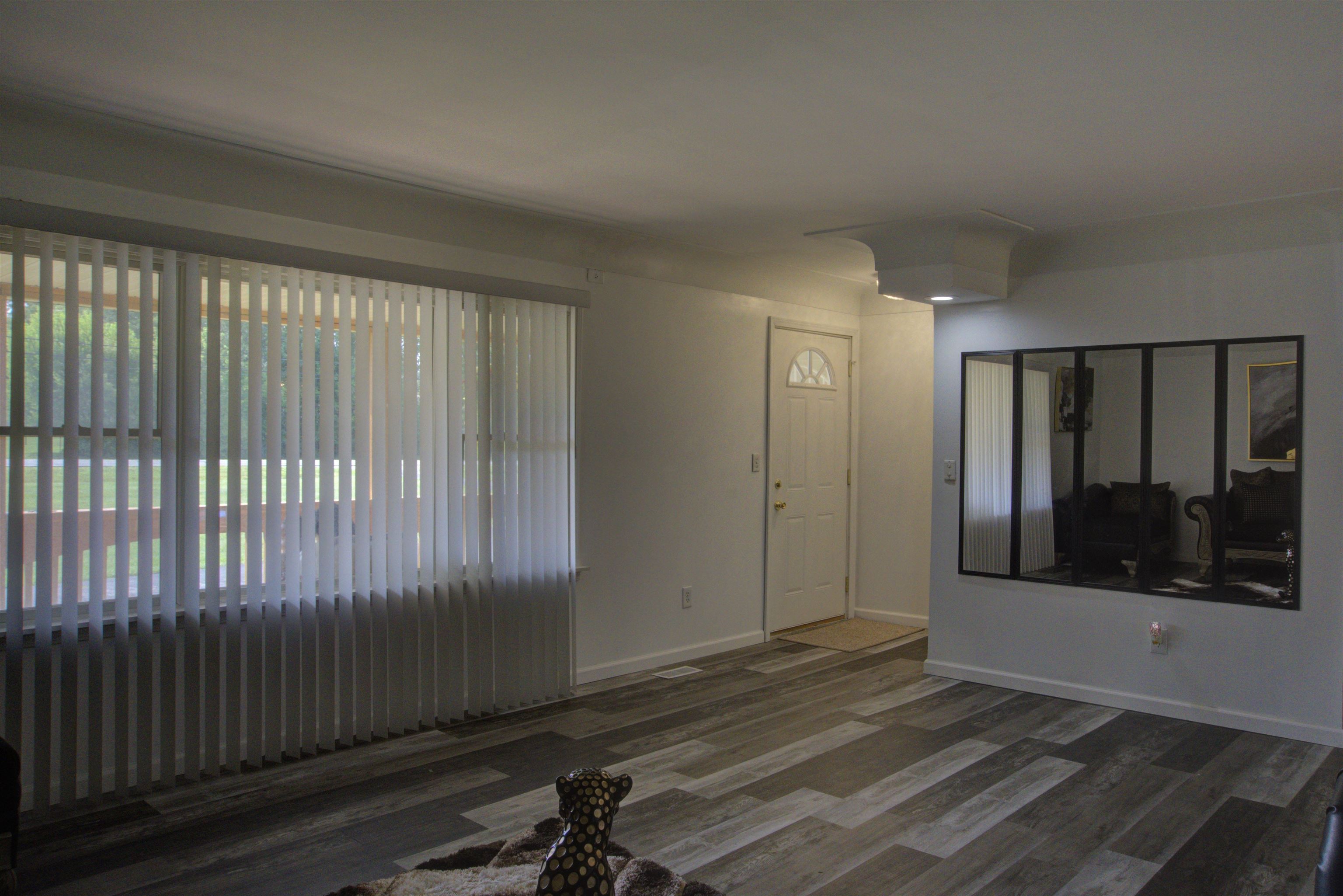 1238 North Dye Road Flint, MI 48532 - Photo 3 of 32