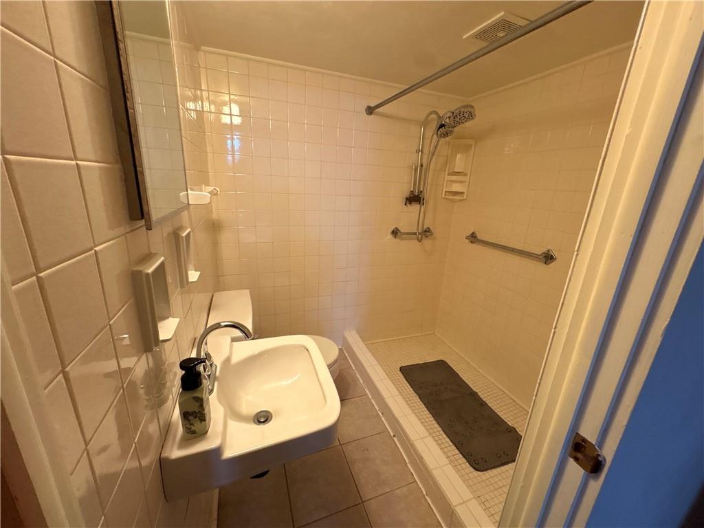 2800 College Park Road Allison Park, PA 15101 - Photo 23 of 34 Full bathroom in basement