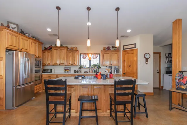 $550,000 | 6700 West Dowlen Road, Happy, TX 79042