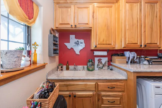 $550,000 | 6700 West Dowlen Road, Happy, TX 79042