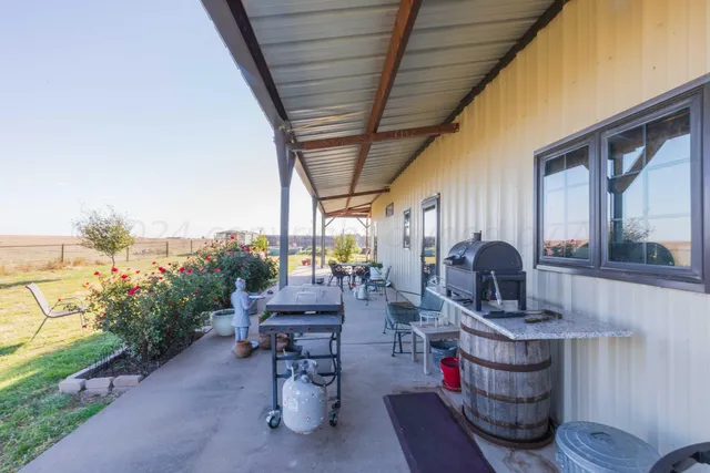 $550,000 | 6700 West Dowlen Road, Happy, TX 79042