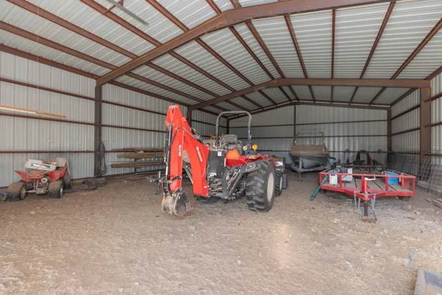 $550,000 | 6700 West Dowlen Road, Happy, TX 79042