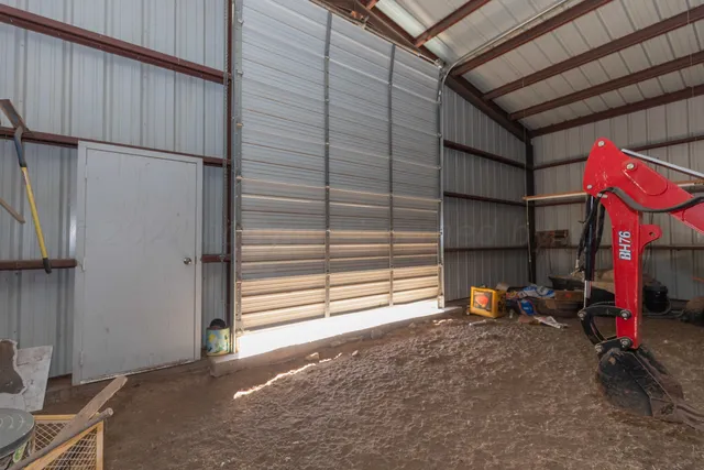 $550,000 | 6700 West Dowlen Road, Happy, TX 79042