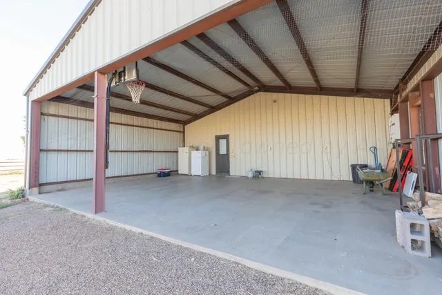 $550,000 | 6700 West Dowlen Road, Happy, TX 79042