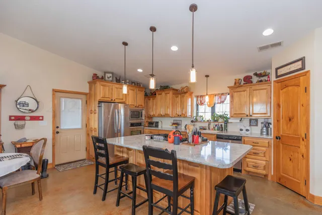 $550,000 | 6700 West Dowlen Road, Happy, TX 79042