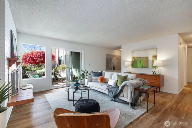 $498,000 | 2858 32nd Avenue West, Unit 106, Seattle, WA 98199