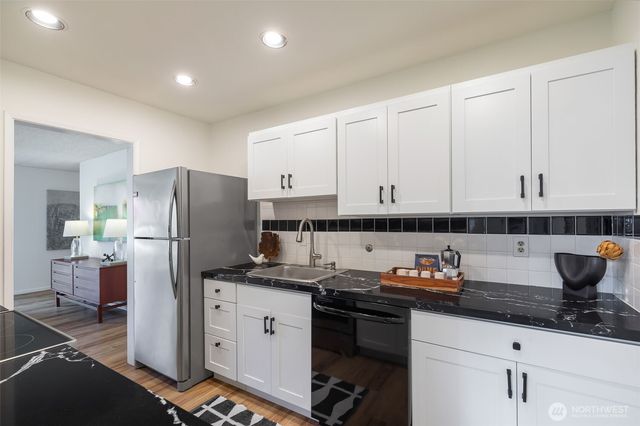 $498,000 | 2858 32nd Avenue West, Unit 106, Seattle, WA 98199