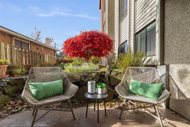 $498,000 | 2858 32nd Avenue West, Unit 106, Seattle, WA 98199