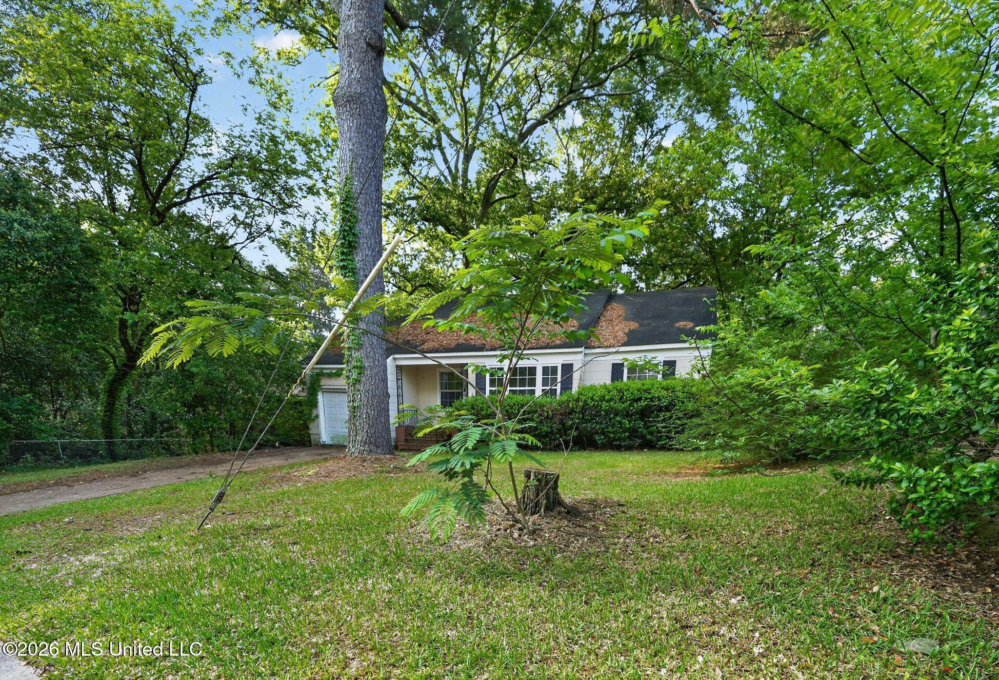339 Audubon Place Jackson, MS 39206 - Photo 3 of 43 05_339_Audubon_Pl_Jackson_MS_39206-Exter