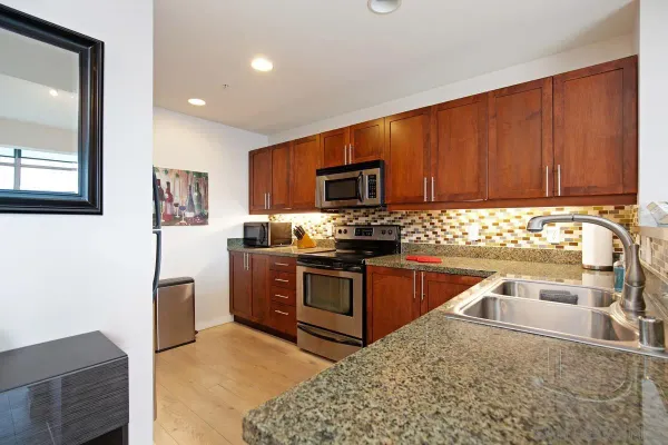 $3,200 | 206 Park Boulevard, Unit 707, San Diego, CA 92101
